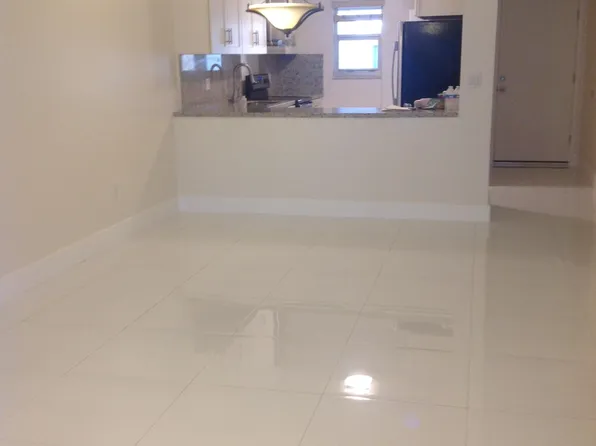 1975 W 44th Pl, Hialeah, FL 33012