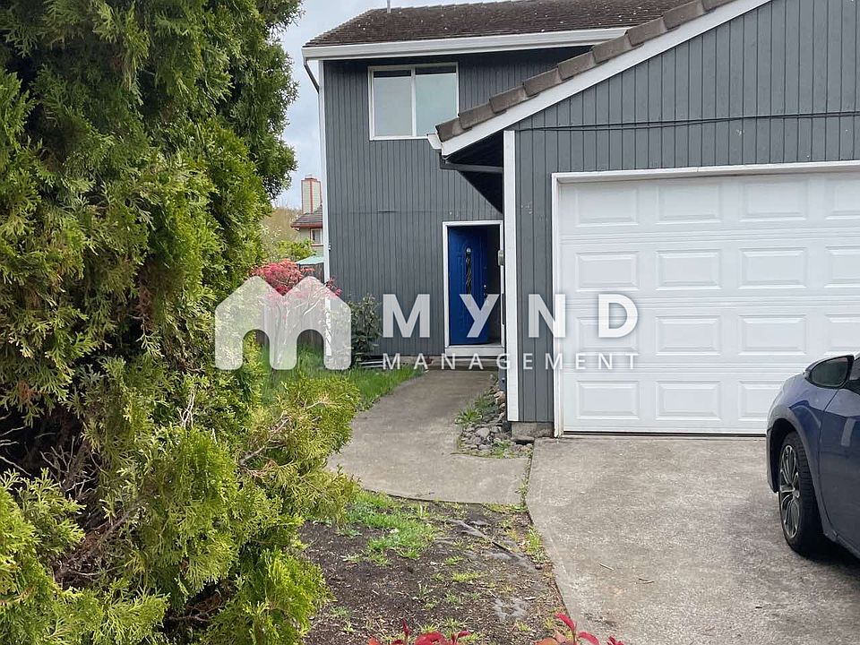 1st image of 3991 SE Wynnwood Dr #1