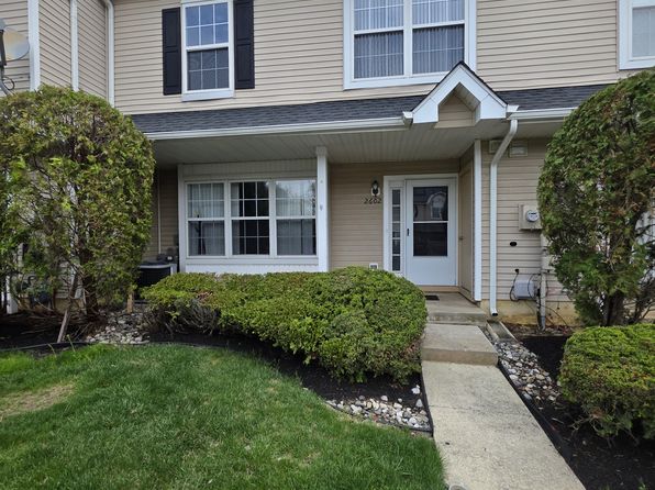 2602 Saxony Dr