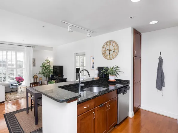 428 Monroe Ln APT 306, Charlottesville, VA 22903