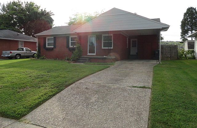 1st image of 1221 Rose Hill Dr