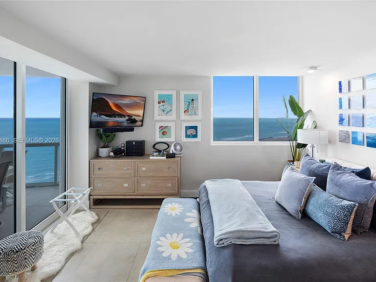 3801 Collins Ave #1906 — Photo 6