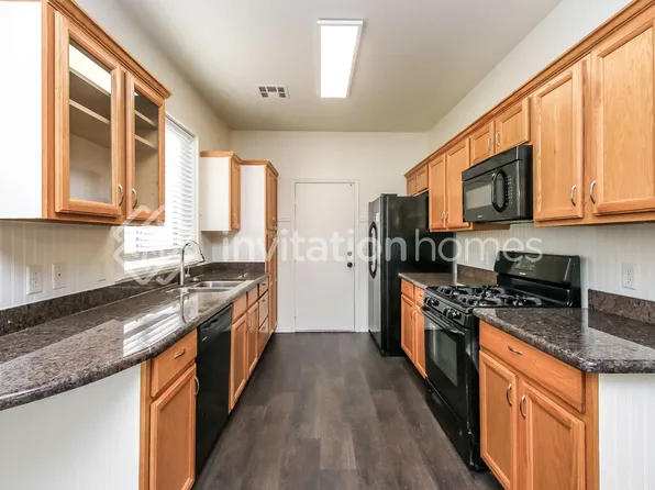 8740 E Kiowa Ave, Mesa, AZ 85209