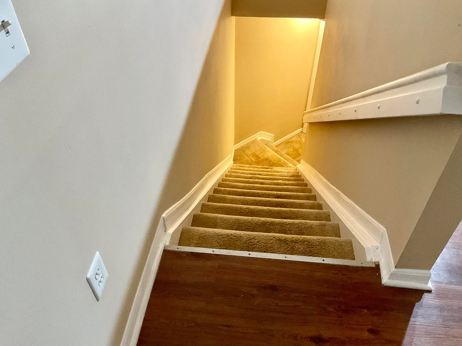 3 bed, 2.0 bath, 1220 sqft, $2,350 — Photo 3