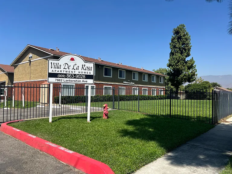 Villa De La Rosa Apartments — Photo 28