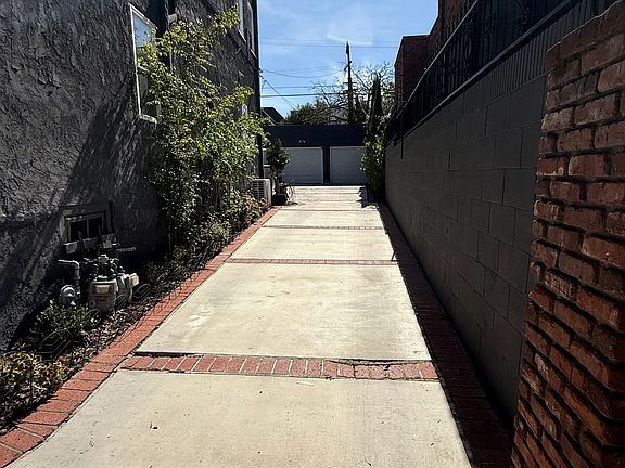 3rd image of 1044 S Orange Dr #1044