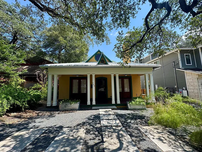 702 W Gibson St — Photo 1
