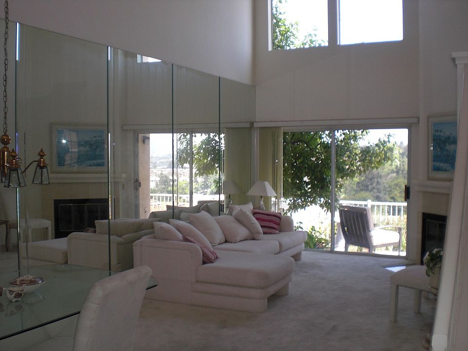 2nd image of 1258 Rue Saint Martin