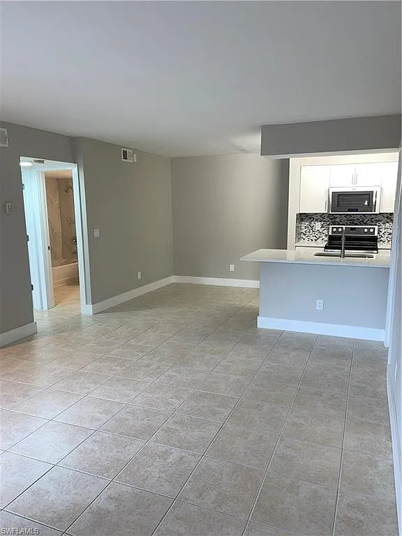 1 bed, 750 sqft, $1,600 — Photo 3