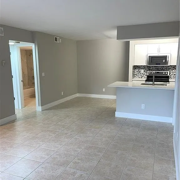 116 Santa Clara Dr #4 — Photo 3
