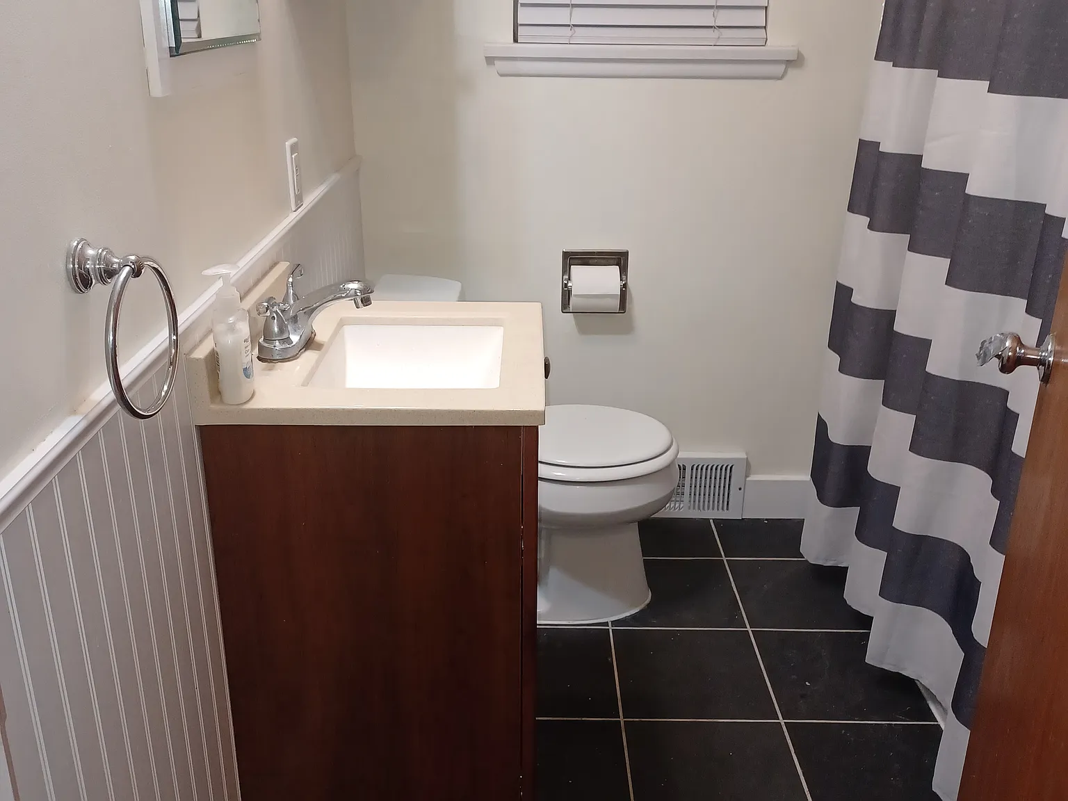 2 bed, 1390 sqft, $3,300 — Photo 4