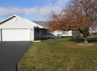218 Parkview Dr, Oregon, IL 61061