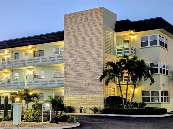 5935 30th Ave S APT 312, Gulfport, FL 33707