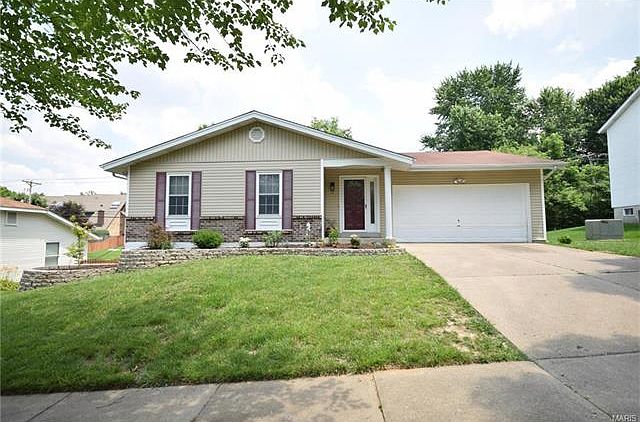 1st image of 912 Fernway Ln