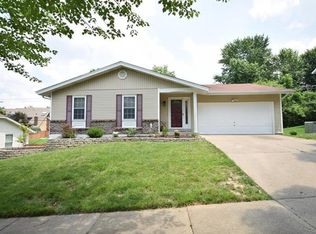 912 Fernway Ln, Saint Louis, MO