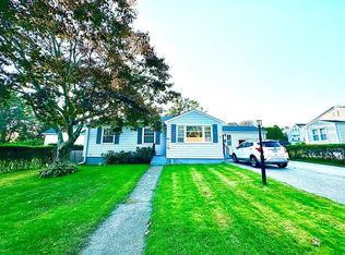 44 Livingston Pl, Middletown, RI 02842