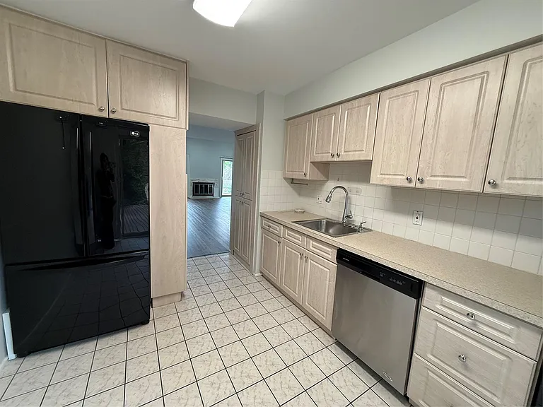 7422 Azalea Ct — Photo 8