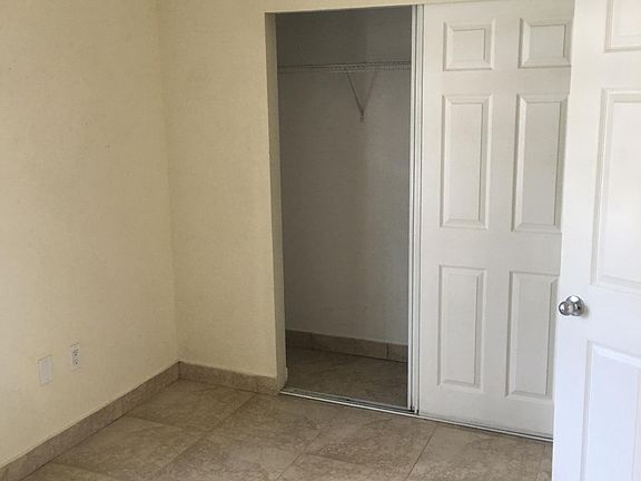 3rd image of 417 NE 26th St APT 6