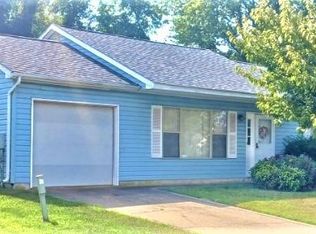 13 Honeysuckle Dr, Newark, DE 19702