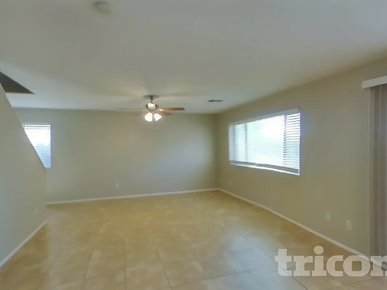 42065 W Sunland Dr — Photo 2