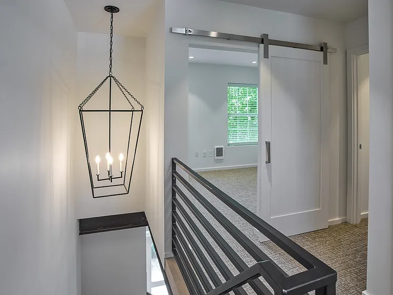 784 Farmington Ave — Photo 4