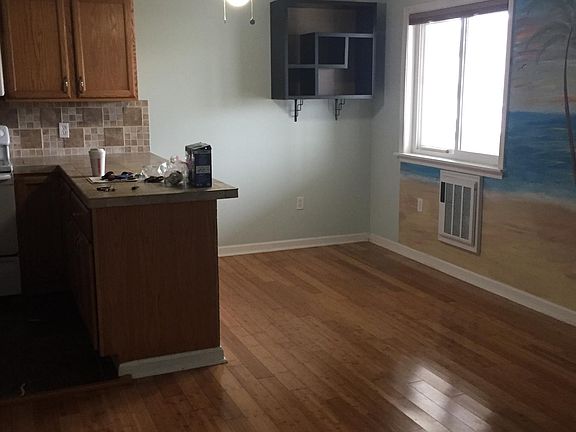 Dining Area with breakfast bar