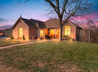 817 N Grapevine Rd, Springfield, MO 65802