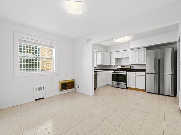 3rd image of 175 Baden Pl #A