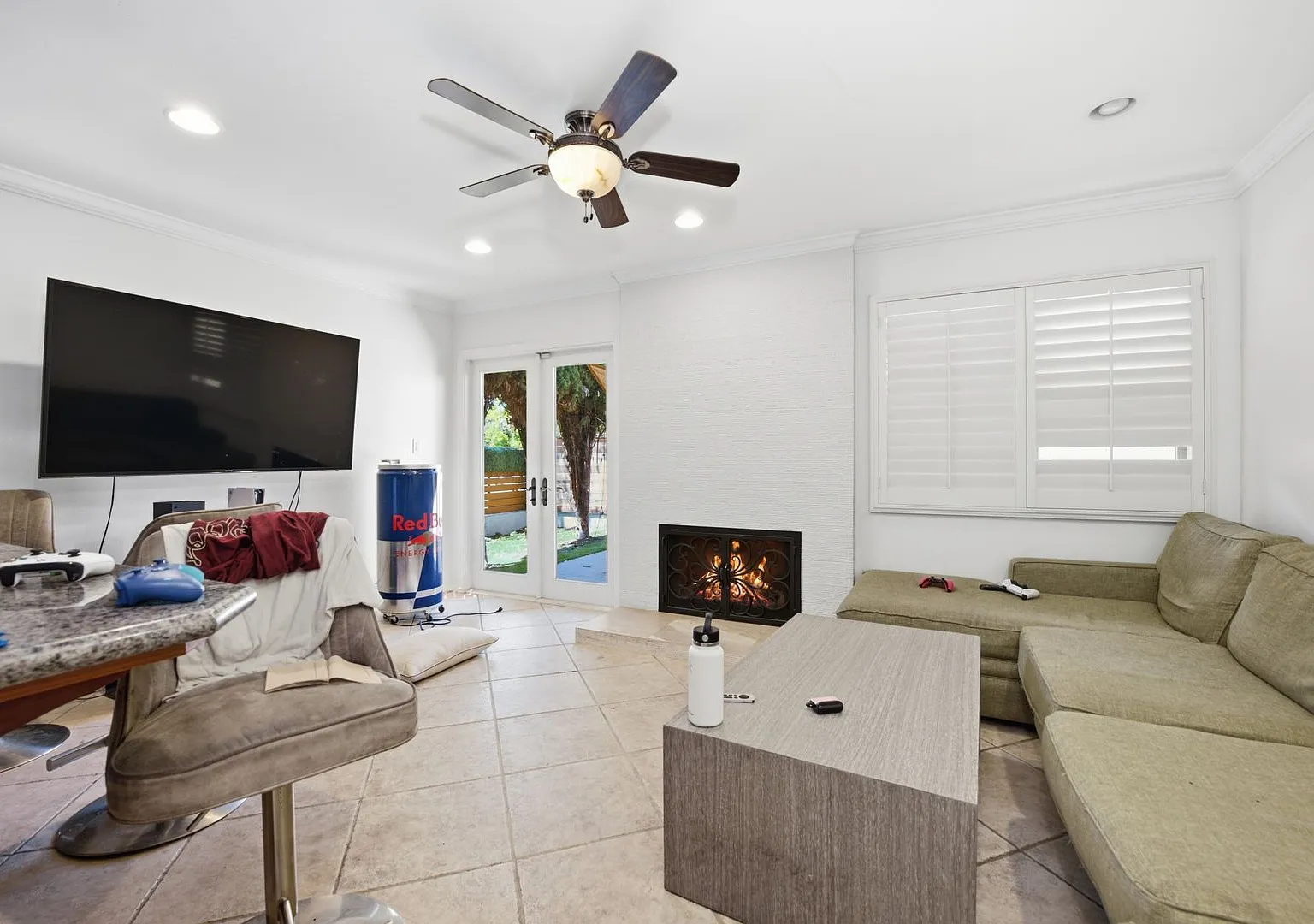 Large Main House! — Photo 4