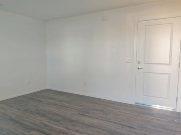 3rd image of 1042 Cooper Pl