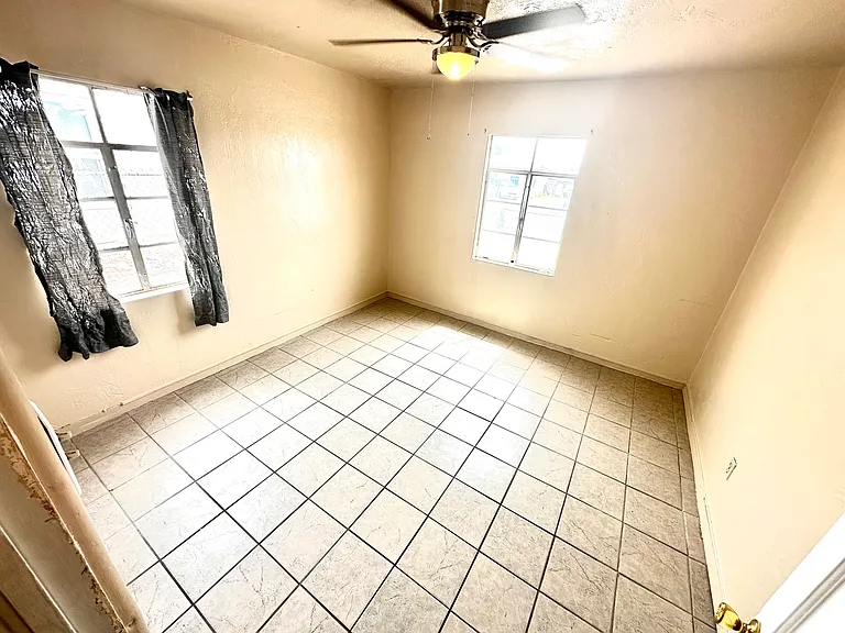 7505 Acapulco Ave — Photo 28