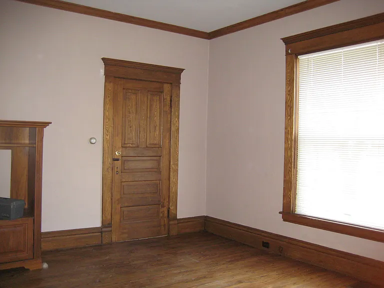800 Crescent St NE — Photo 10