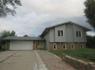 8232 Xenia Ave N, Brooklyn Park, MN 55443