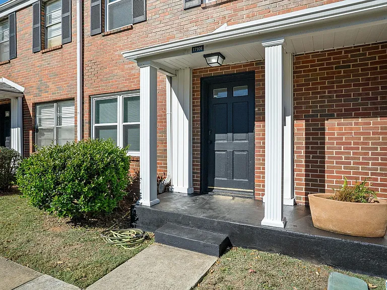 1710 Valley Ave #E — Photo 4