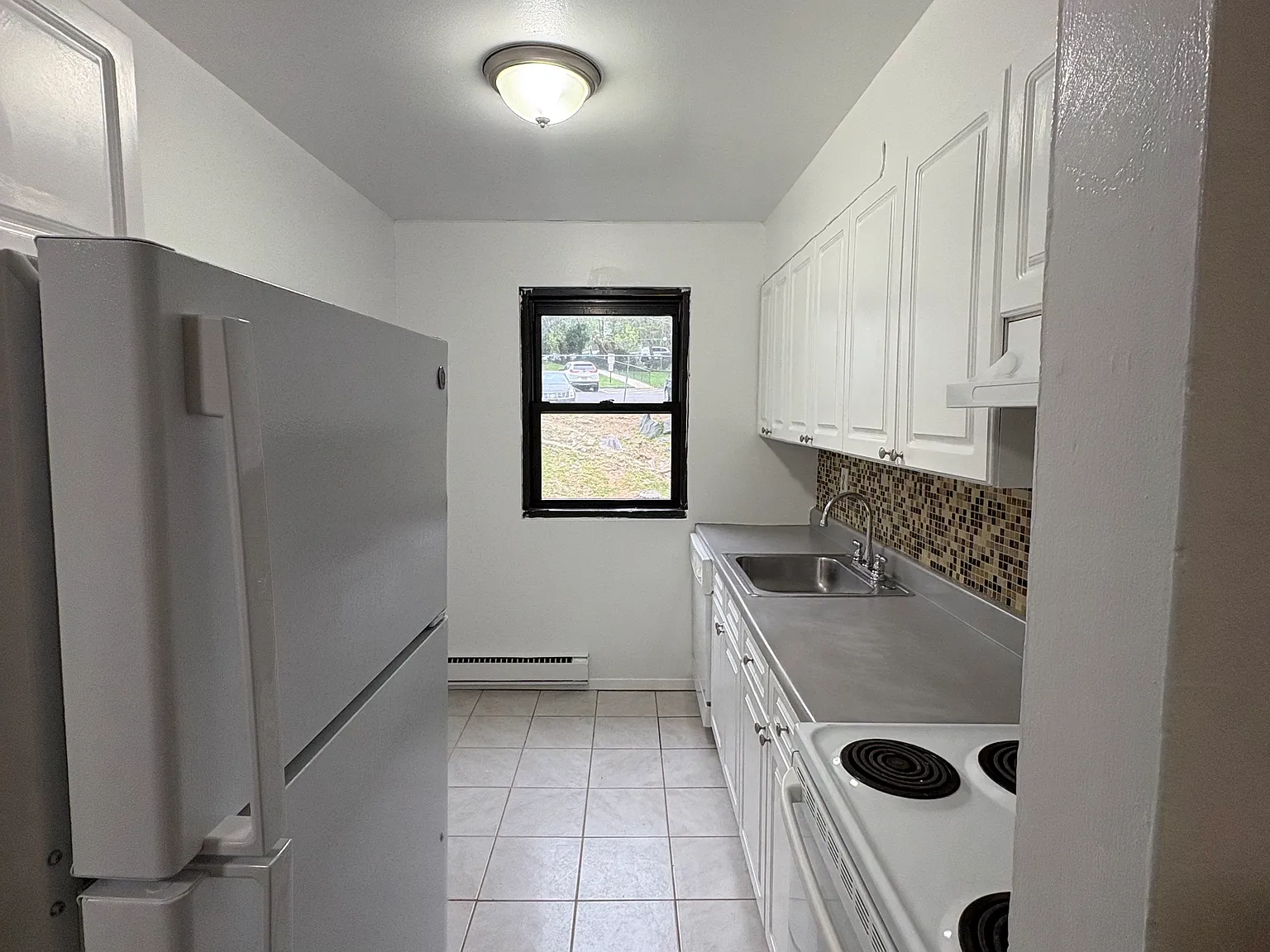 Fieldstone Dr, Hartsdale — Photo 4