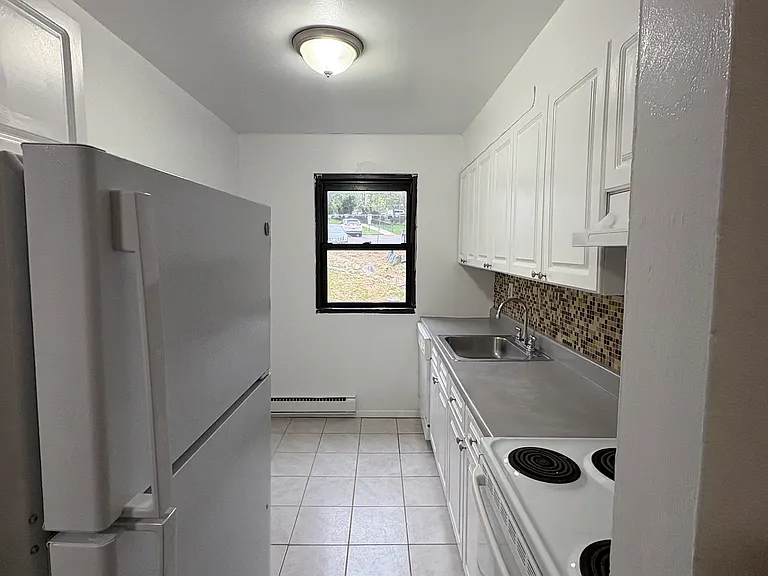 Fieldstone Dr — Photo 4