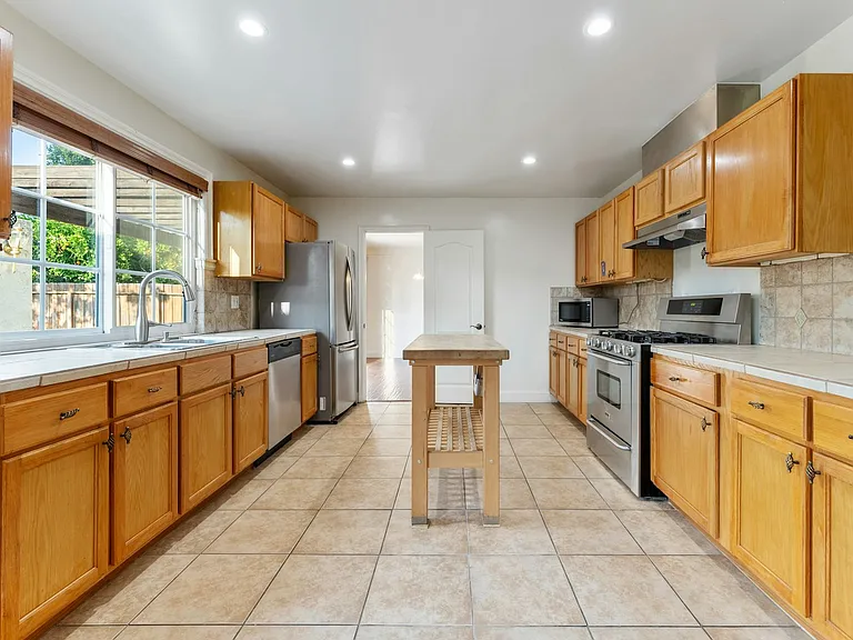 19821 Ingomar St — Photo 12