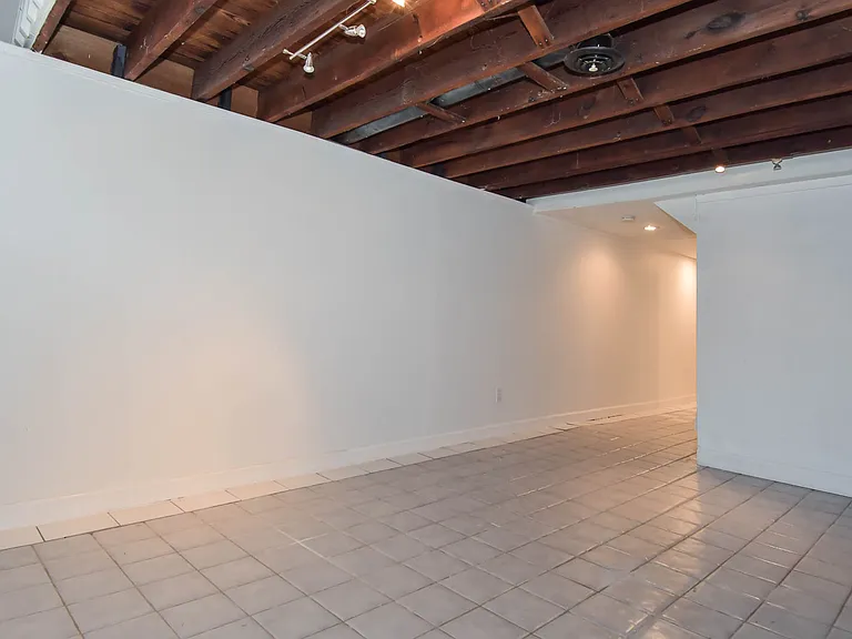 2350 S 10th St #R — Photo 23
