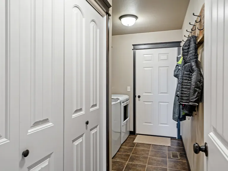 703 Cottonwood Rd — Photo 5