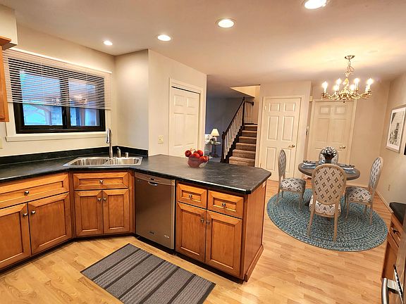 5th image of 8173 S Forest Hills Cir