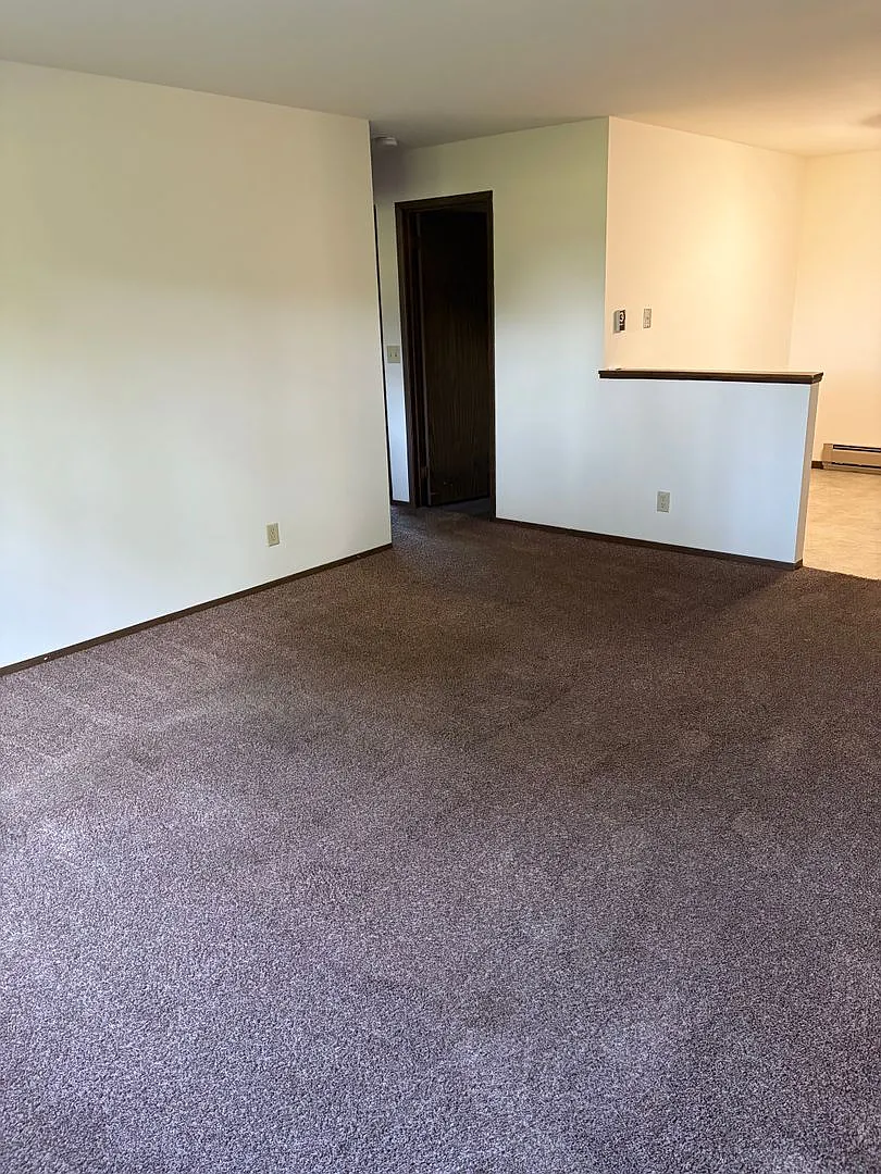 Fairway Drive Apartments — Photo 2