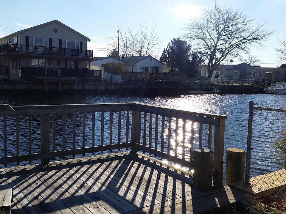 1st image of 15 W Boat Dr