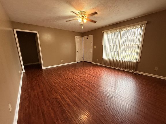 5th image of 601 Woodhaven Dr