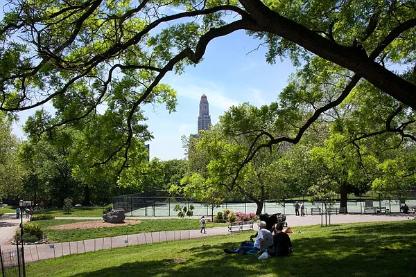 Sold by Compass | media 33