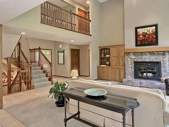 3rd image of 7754 Clearwater Ct
