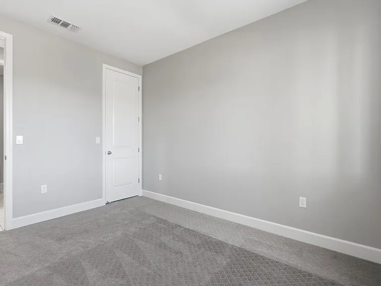 453 Diamond Peak Ln — Photo 26