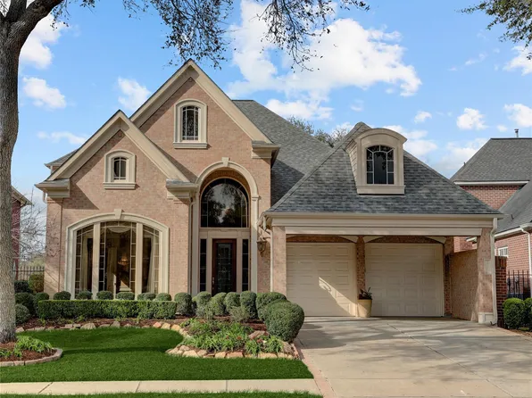 2710 Saint Annes Dr, Sugar Land, TX 77479