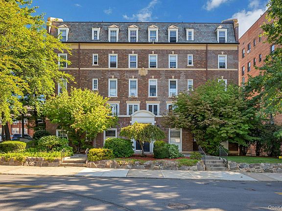 2nd image of 208 Centre Avenue #2A