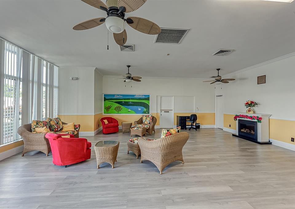 1st image of 2910 E Golf Boulevard