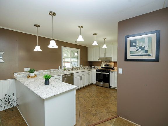 3rd image of 3418 N Waring Rd Space 24